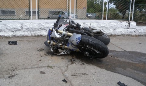 Неправоспособен моторист бе ранен при произшествие, което предизвика вчера в Калофер