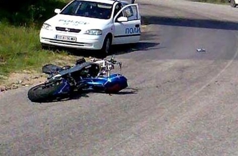 Млад мъж и момиче са в тежко състояние след инцидент на пътя между Пловдив и Карлово днес