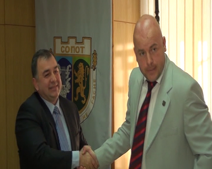 Община Сопот и ВМЗ  постигнаха споразумение, но не съобщиха параметрите