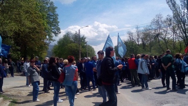 Синдикатите на ВМЗ ще блокират пътища, ако не бъде оттеглено намерението за приватизация