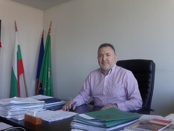 Съкращават с 10 процента администрацията в община Карлово след нова година