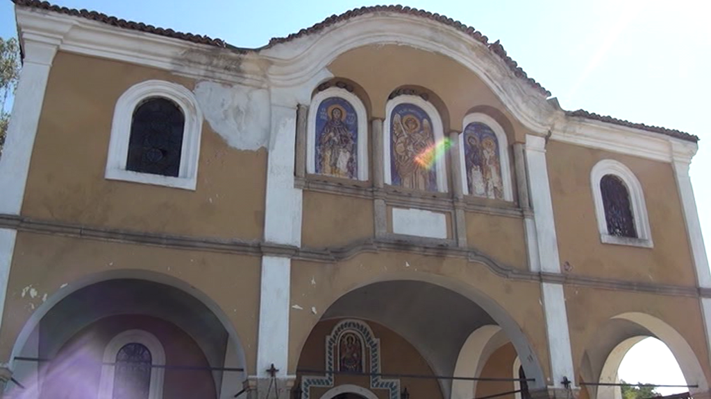 (ВИДЕО) Църквата Свети Архангел Михаил в Калофер е в окаяно състояние
