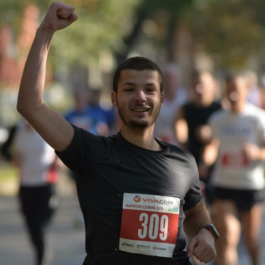 Момче от Сопот финишира в едно от най-трудните състезания по бягане в света