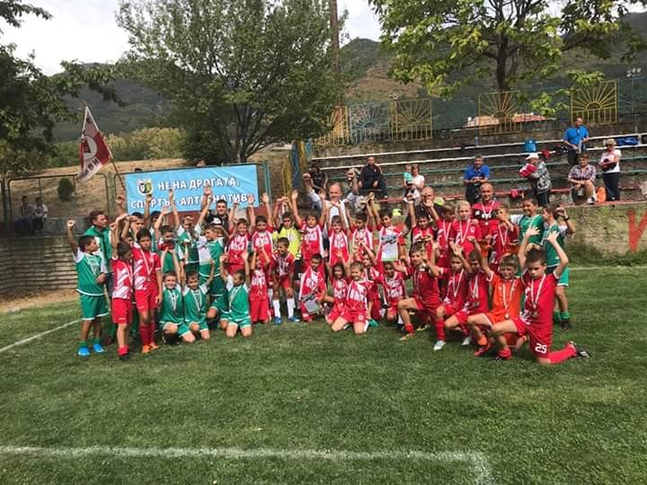 В Сопот се проведе детски футболен турнир по повод 16 години от възстановяването на общината