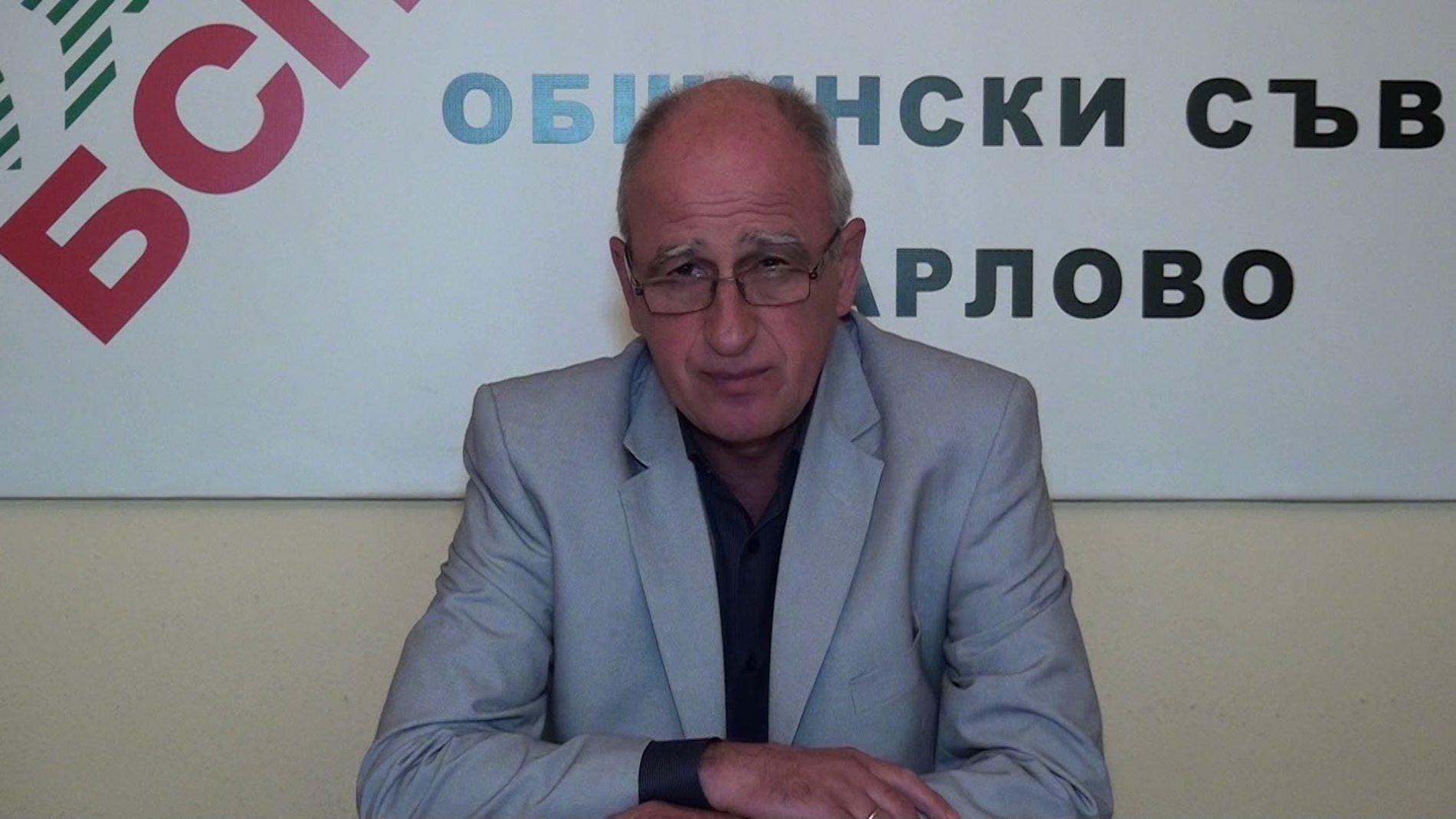 (ВИДЕО) Кандидатът за кмет на община Карлово Манол Манолов с извънредно изявление за болницата