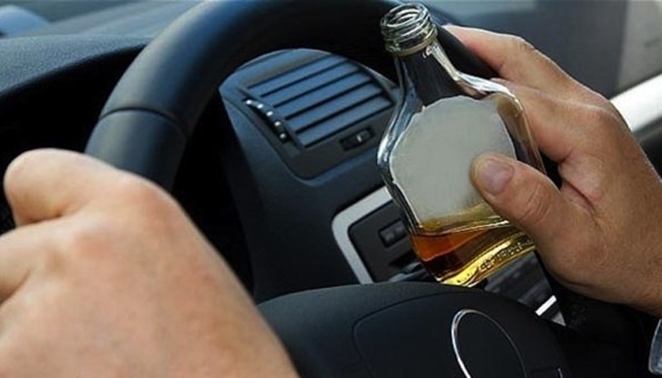 Полицията в  Хисаря задържа пиян шофьор след неизпълнение на полицейско разпореждане