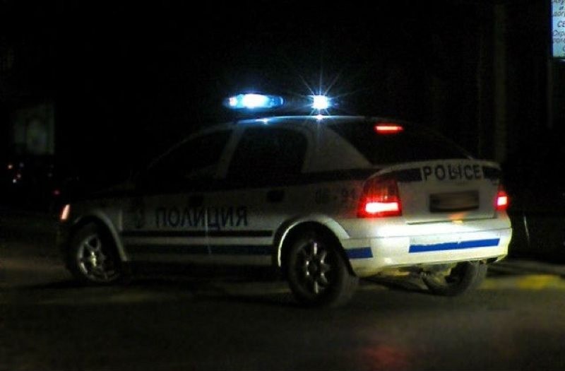 Полицейска гонка в Хисаря: Пиян шофьор не се подчинява и обижда униформените