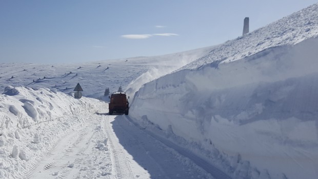Затвориха прохода Троян - Кърнаре заради снеговалежa