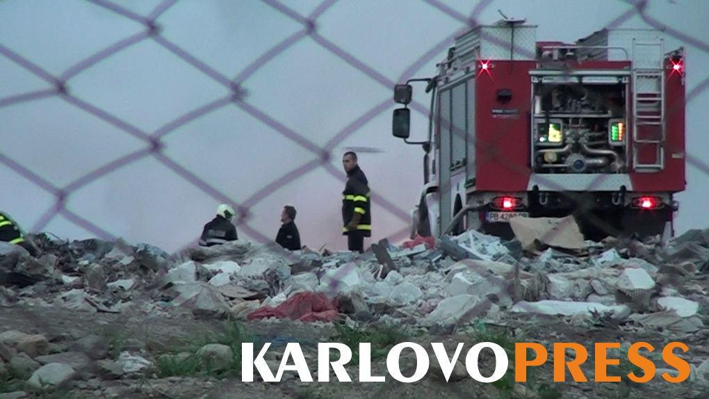 Пожар горя на сметището в Карлово