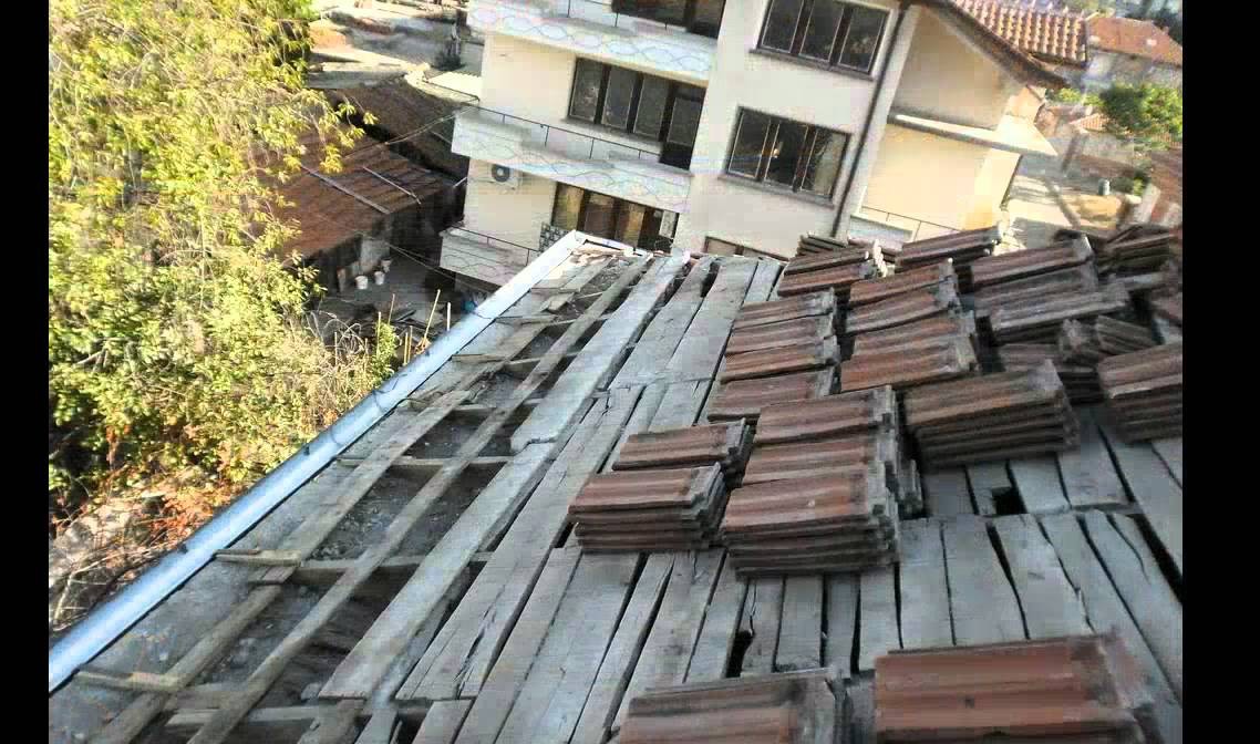 Лъжливи майстори  мамят, че ще ремонтират покрив на къщата в Хисарско