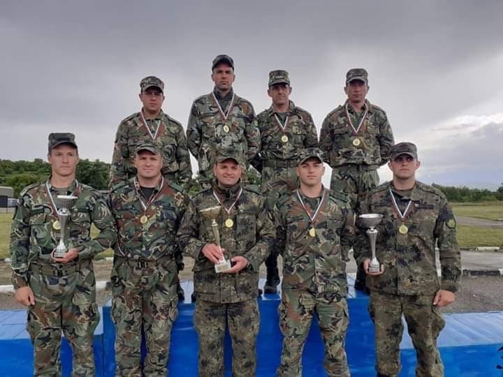 Отборът на 61-ва Стрямска бригада отново  първи в шампионат по дуелна и щафетна стрелба