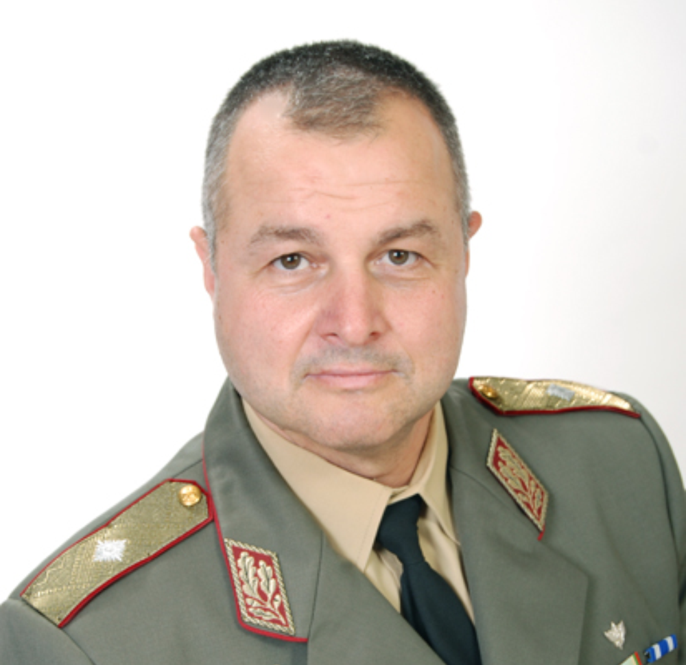Бриг.генерал Дешков към военнослужещите: Благодаря Ви за всеотдайността и решителността в ежедневната дейност