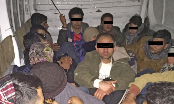 В Хисарско задържаха 52 годишен трафикант на граждани от Сирия