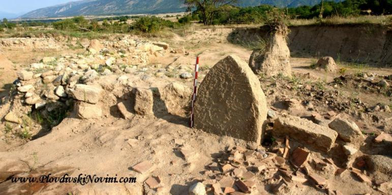 Възстановиха разкопките на Тракийския селищен център край карловското село Васил Левски