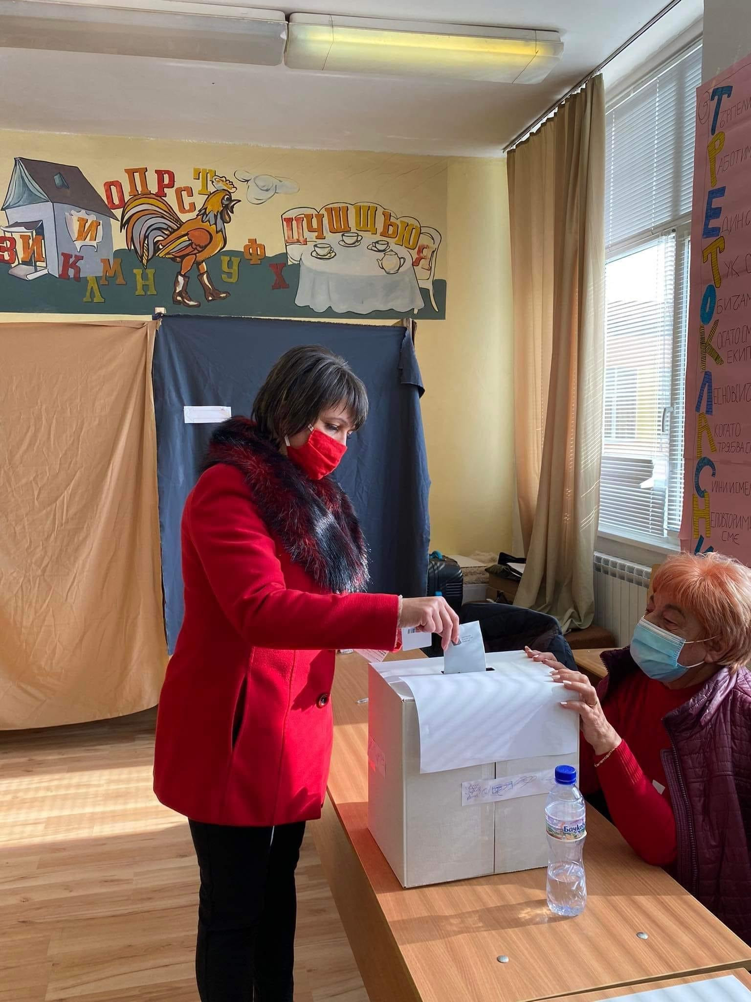 Веска Ненчева гласува за промяна и стабилна президентска институция