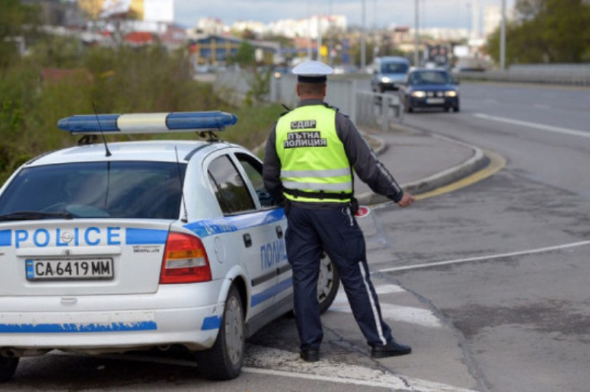 От 1 януари: И патрулни полицаи ще могат да спират шофьори за проверка