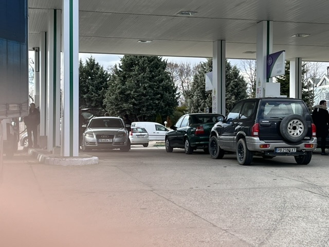 Опашки за гориво на бензиностанциите в Карловско