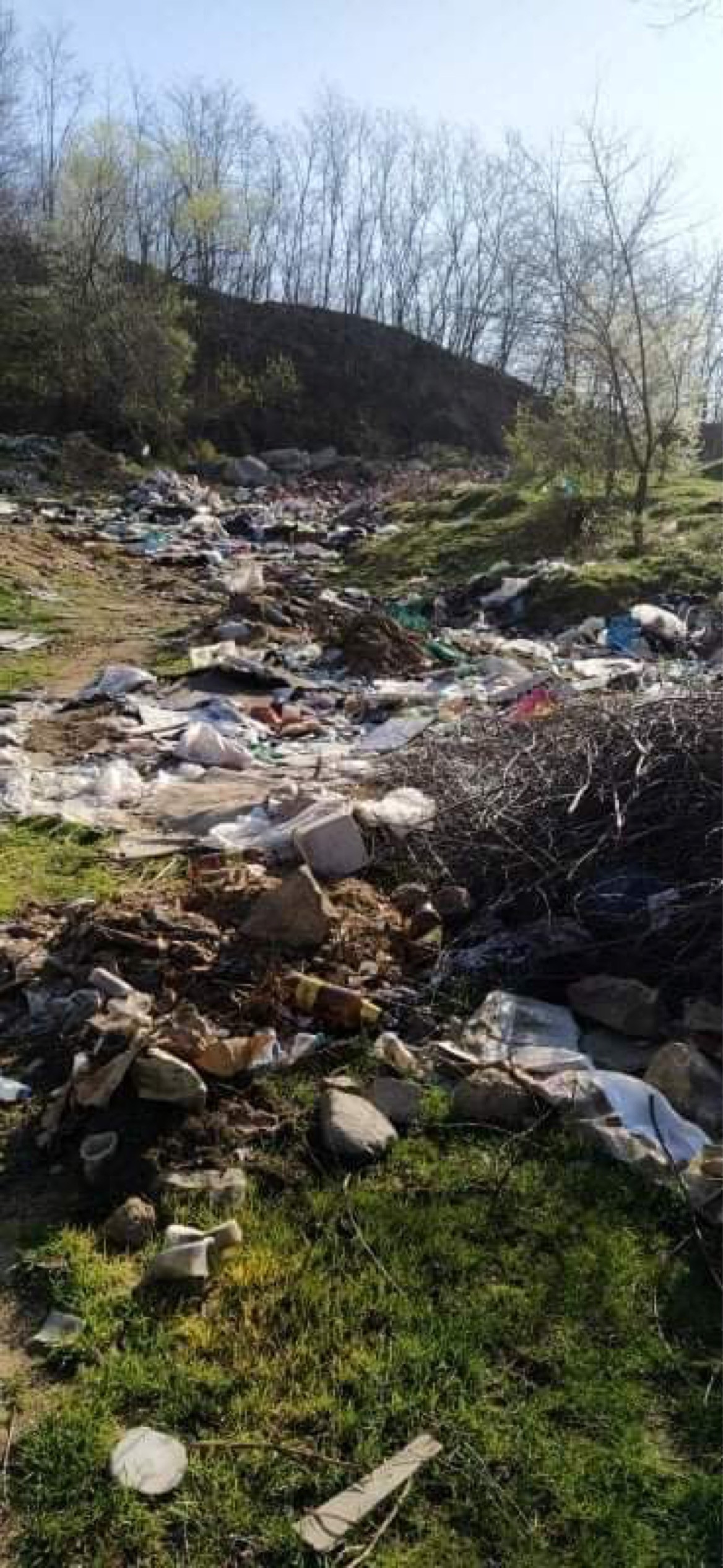 Местната власт в Клисура с остра публикация  към своите съграждани заради нерегламентирани сметища