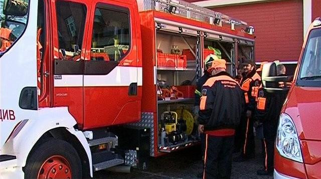 Карловски пожарникари спасиха живота на 50 годишен мъж от Сушица, заклещил крака си в мотофреза