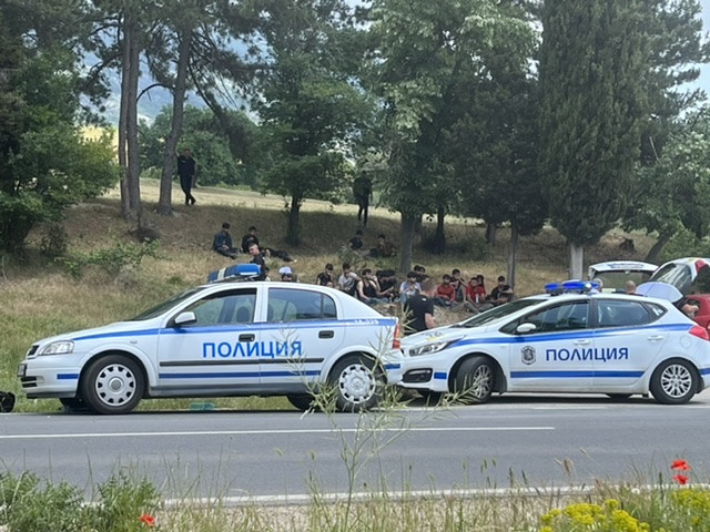 Заловиха 31-ма мигранти край Карлово