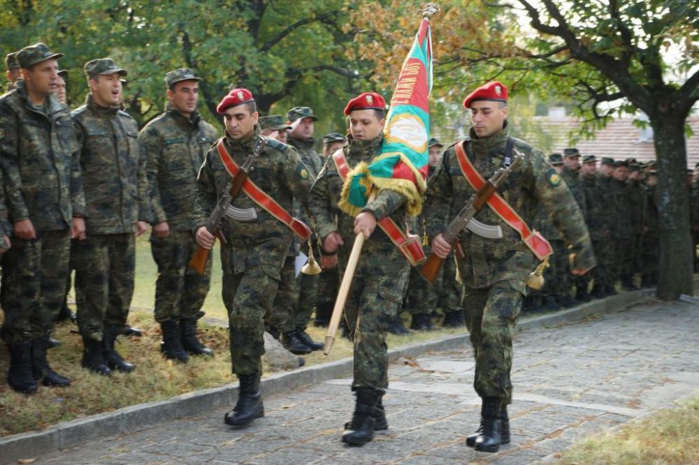 Кметът на Карлово поздрави военнослужещите от 61-ва Стрямска  бригада за отличното представяне на учения