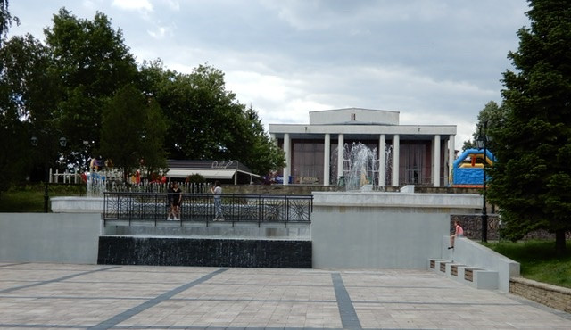 Община Карлово апелира да се пазят новите фонтани на центъра