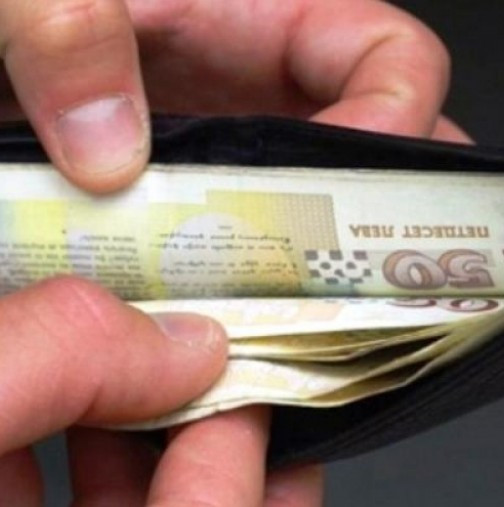 36 годишен мъж  от Сопот намери и върна портмоне с документи и банкови карти