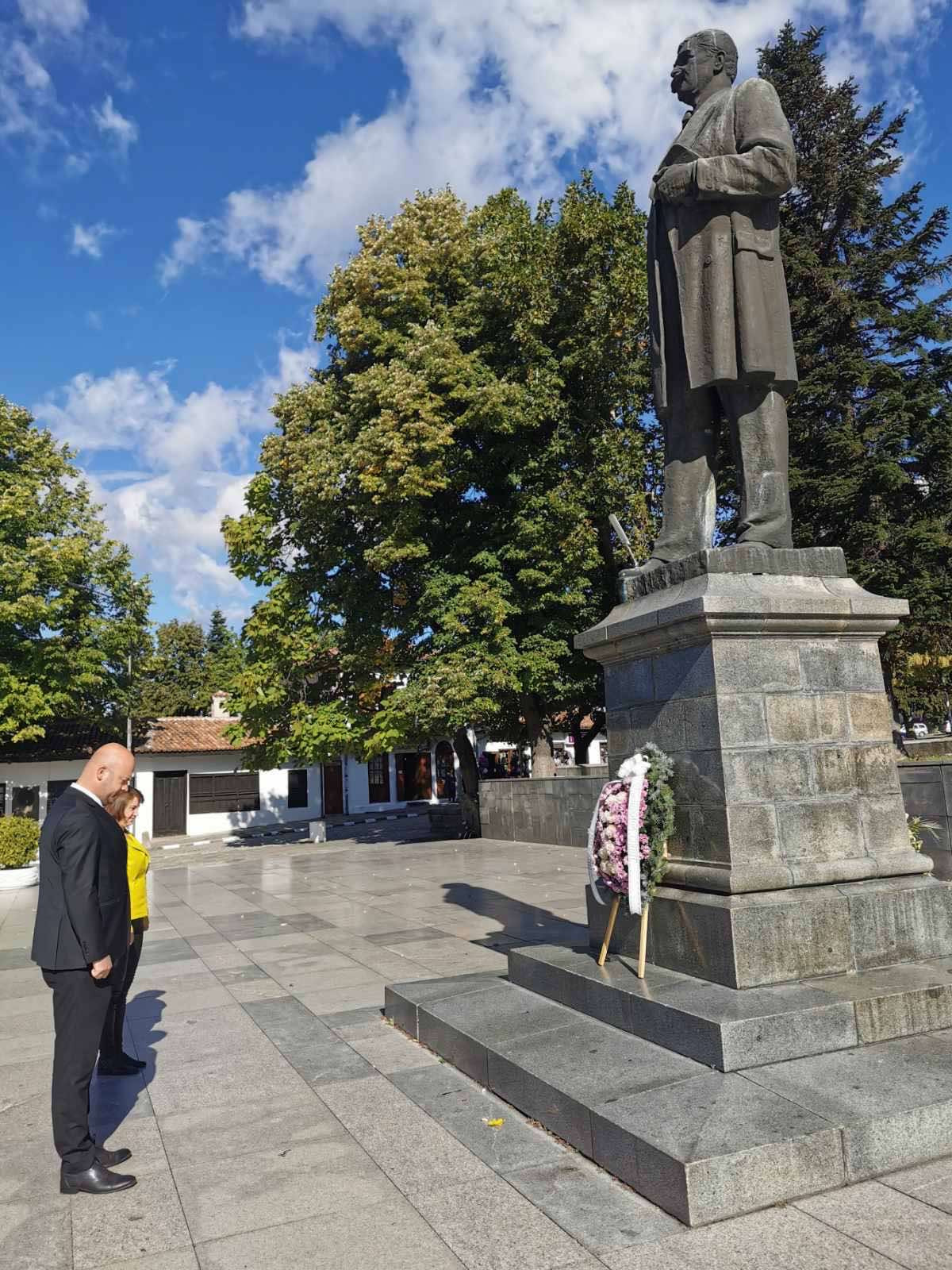 В Сопот почетоха 101 години от смъртта на Иван Вазов