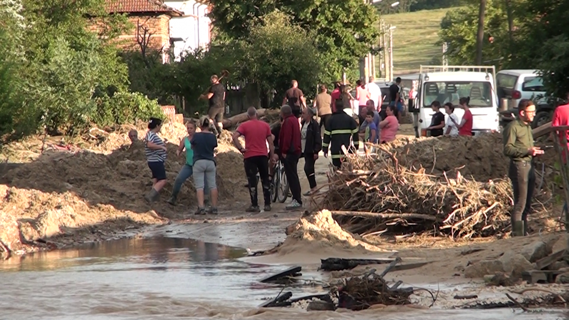 РЗИ Пловдив апелира: Използвайте предпазни средства в наводнените села, защото има риск от  разпространение на заразни заболявания