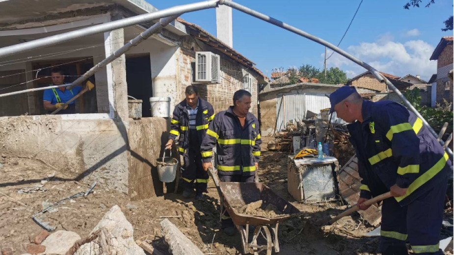 Областна администрация Пловдив откри горещ телефон за координация на доброволците за Карлово