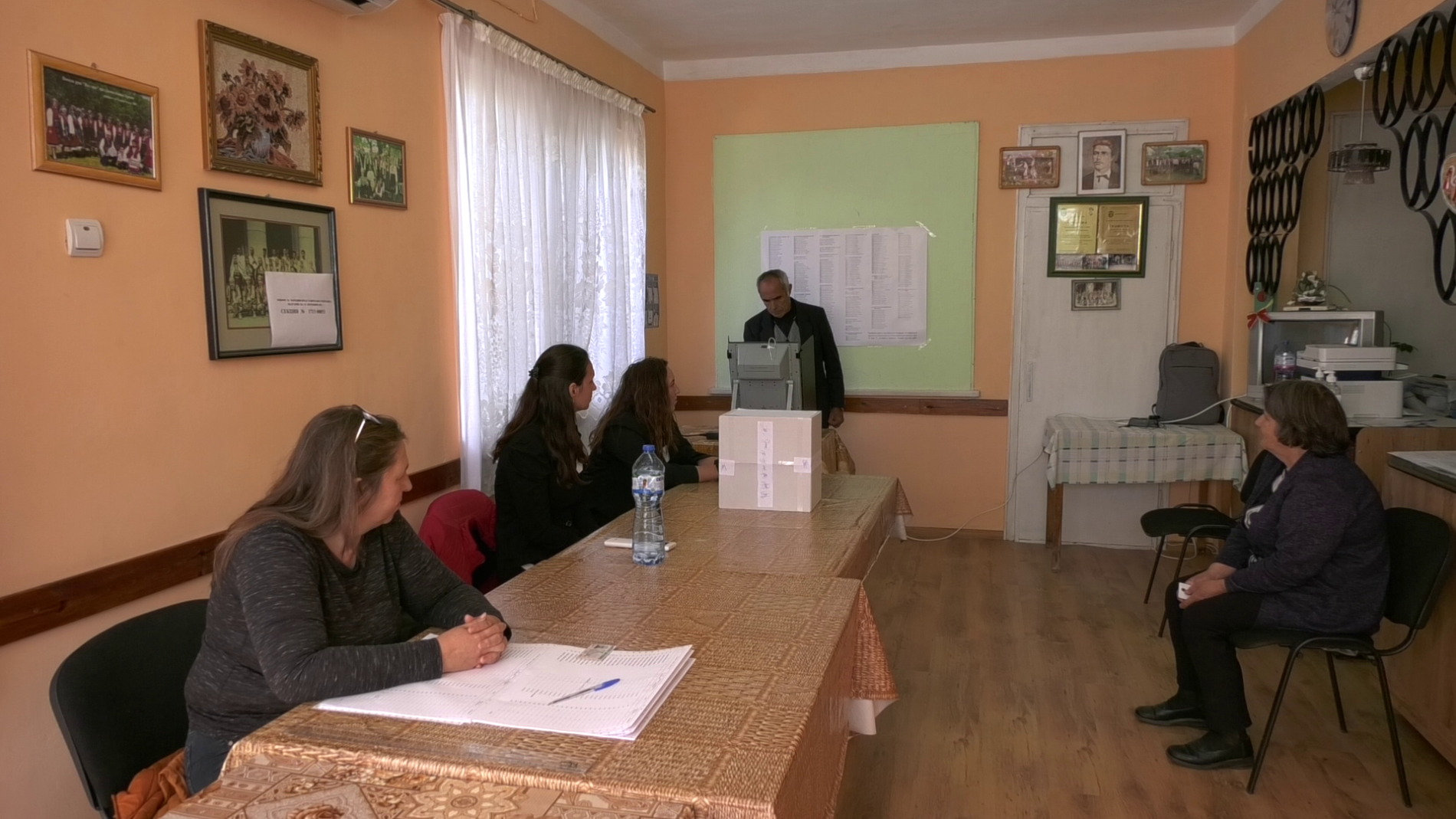 Изборният ден започна нормално  в едно от най-пострадалите села Богдан