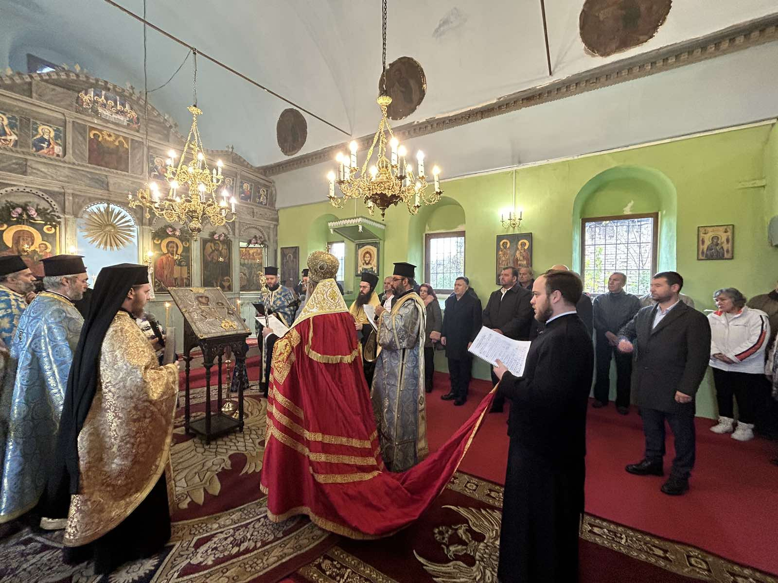 Пловдивският митрополит Николай донесе Чудотворната икона на Света Богородица „Златна ябълка“ в  Богдан