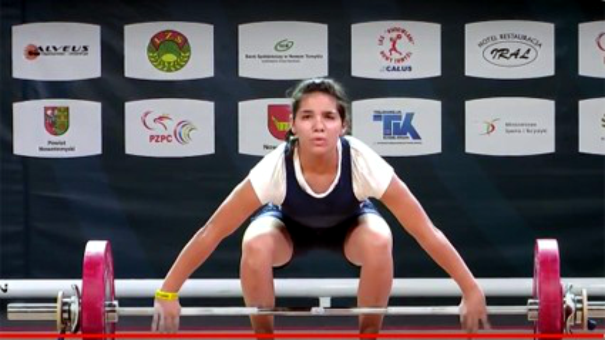 Кметът на Карлово поздрави Галя Шатова за участието й в Световното първенство по вдигане на тежести 